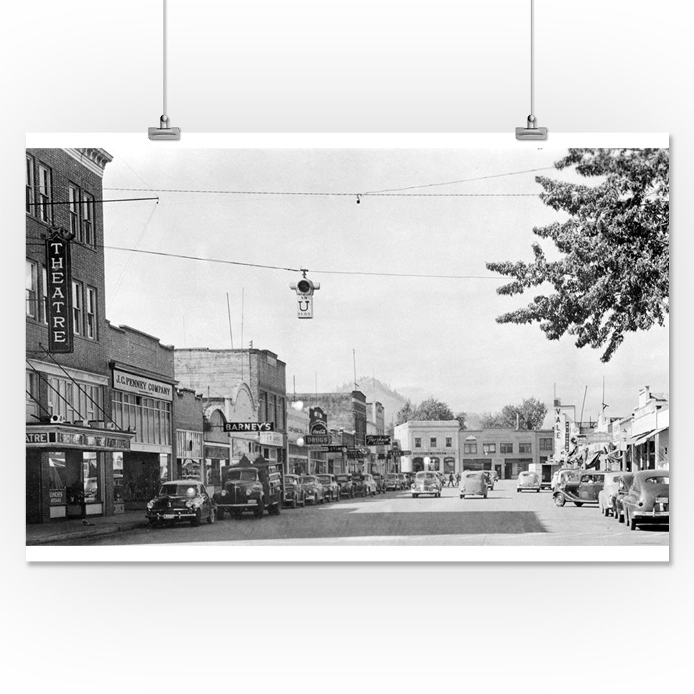 Cashmere, Washington Main Street View Photograph (16x24 Giclee Gallery