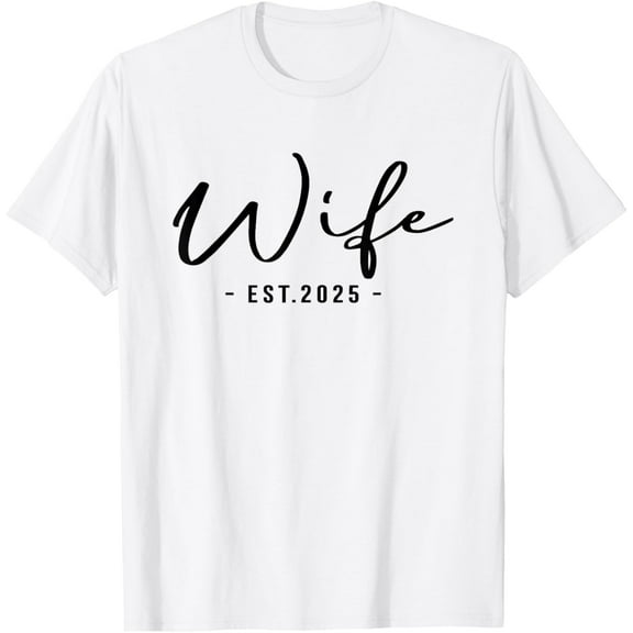 Wife Est 2025 Just Married Honeymoon Hubby Wife Est 2025 T-Shirt