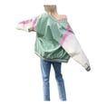 thumbnail image 4 of Veste de Baseball Surdimensionnée pour Femmes, Décontractée, à Manches Longues, Blouson Bomber, Chandail Universitaire, 4 of 6