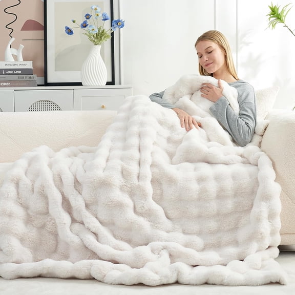 Faux Fur Throw Blanket for Couch, Fuzzy Soft Plush Thick Bubble Blanket for Sofa Bedroom Living Room, 50 * 60 Inches Cream White