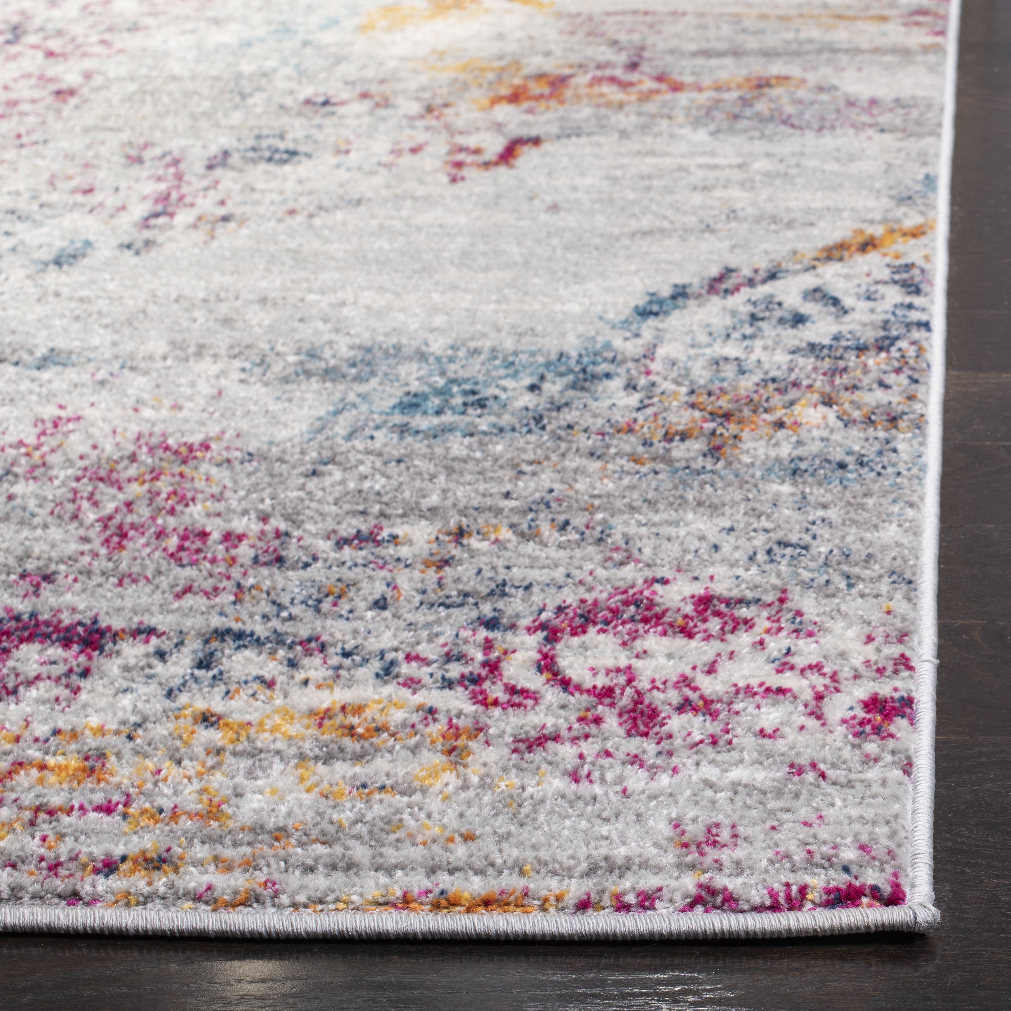 Safavieh Madison Michelle Distressed Runner Rug, Light Gray/Fuchsia, 2'3" x 8'