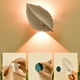 thumbnail image 4 of Lámpara de Noche LED Inalámbrica - Lámpara de Mesita de Noche con Forma de Hoja, Sensor de Movimiento, Control Remoto, Montaje Magnético Autoadhesivo para Pared, Luz Suave Regulable para Decoración, 4 of 7