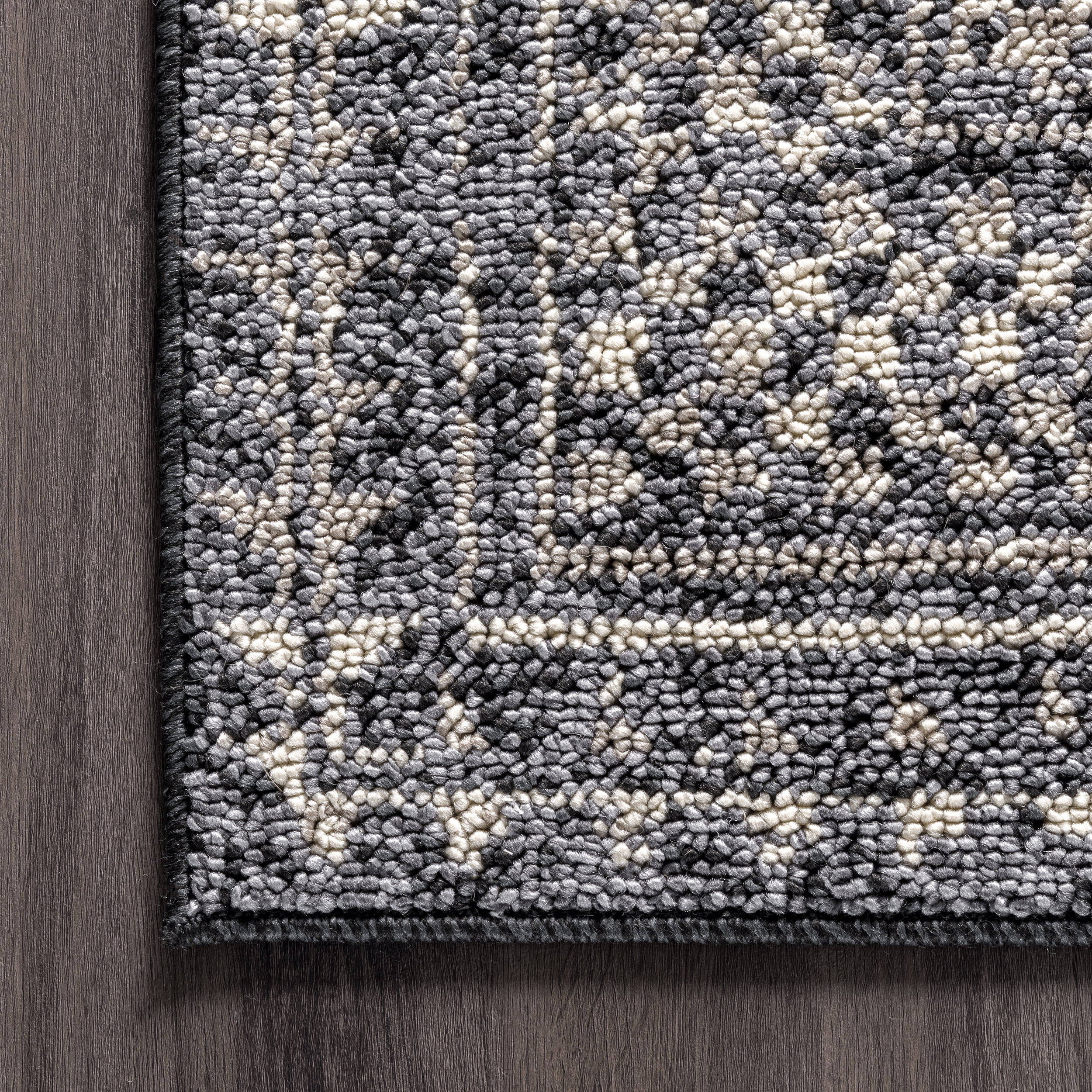 nuLOOM Elodie Distressed Diamonds Runner Rug, 2' 6