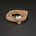 thumbnail image 3 of Pulsera de PU de múltiples capas para mujer con decoración de corazón con pasador de aleación (Beige), 3 of 3