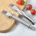 thumbnail image 3 of Cortador de cebolla de acero inoxidable con múltiples cuchillas y cubierta protectora de seguridad, mango ergonómico, herramienta de cocina eficiente para cocinar en casa., 3 of 8