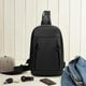 thumbnail image 4 of Bolso de pecho para hombre | Bolso cruzado de hombro a la moda | Organizador de gran capacidad y múltiples compartimentos | Poliéster versátil | Diseño casual y elegante | Ligero | 28x19x10 cm, 4 of 5