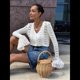 thumbnail image 5 of Blusa para Mujer con Cuello en V y Botones Recortados, Cárdigan de Punto con Mangas Largas Acampanadas. M, 5 of 8