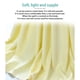 thumbnail image 5 of Fiudx Manta de Hielo, Material de Fibra Transpirable, Te Mantiene Fresco En Verano, Diseño Suave y Ligero, Uso Versátil para Sofá, Cama, Viajes, Siesta En La Oficina, Tamaño 100 X 120 Cm, 5 of 6