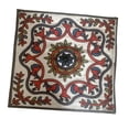thumbnail image 4 of Funda de almohada Macarena Bordada con diseño de flores 45 cm x 45 cm Rojo y verde, 4 of 8