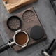 thumbnail image 2 of Soporte para Estación de Apisonamiento de Café, Portafiltros de 51 mm, 54 mm y 58 mm para Accesorios de Espresso, con Veta de Madera Oscura., 2 of 5