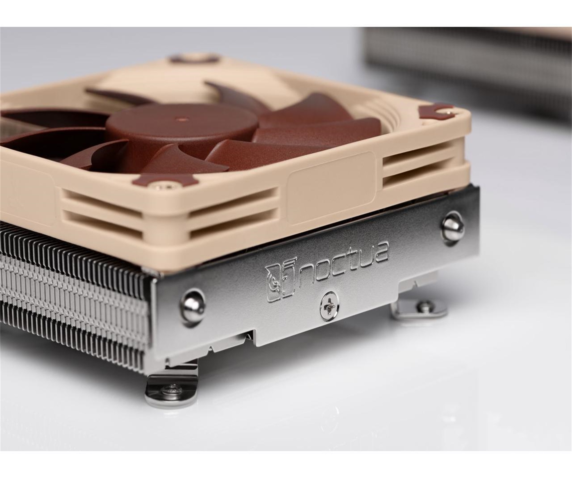 Noctua NH-L9i, Premium Low-Profile CPU Cooler for Intel LGA1200