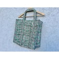 thumbnail image 3 of Bolsa acolchada de algodón reversible estampada a mano multicolor, 3 of 5