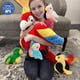 thumbnail image 2 of Animal de peluche Tezituor, loro guacamayo, con bebés, 45 cm, navideño, 2 of 9