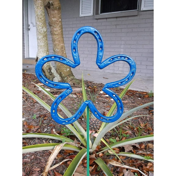 Blue Horseshoe Flower, Metal Garden Stake, Spring Yard Art, Lucky Horseshoe