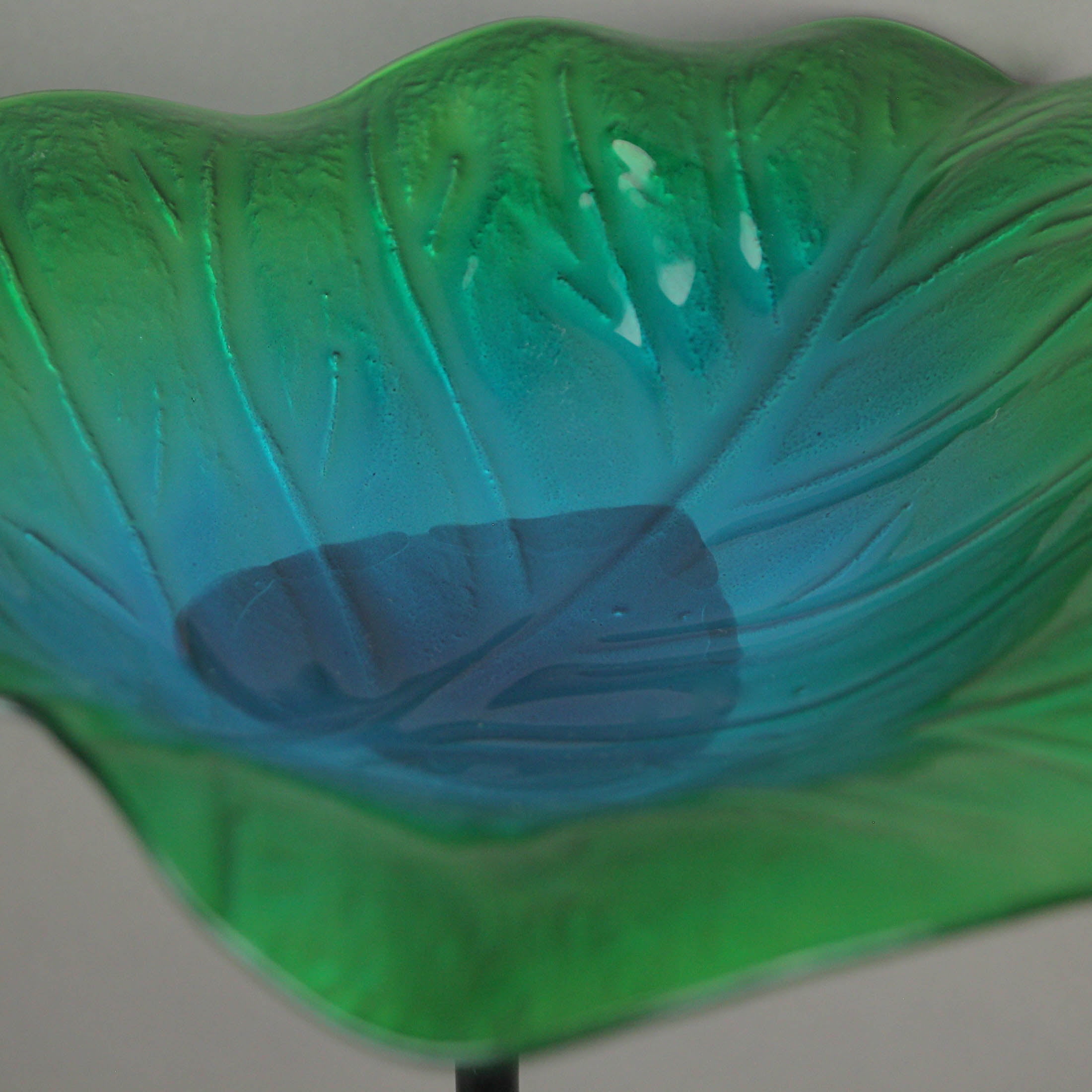 Gerson Green Blue Glass Leaf Bird Bath Garden Stakes 25 inches (Set of 2)