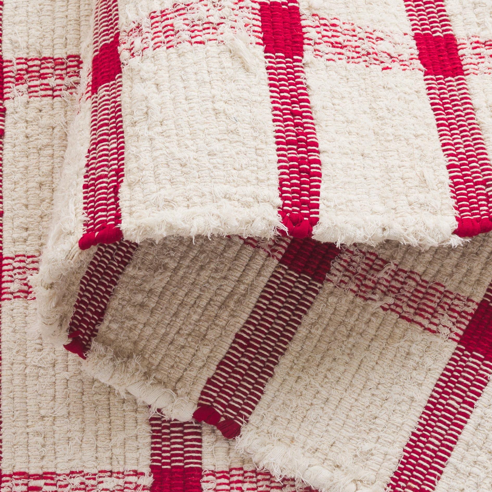SAFAVIEH Montauk Bevin Checkered Runner Rug, Ivory/Red, 2'3" x 8'