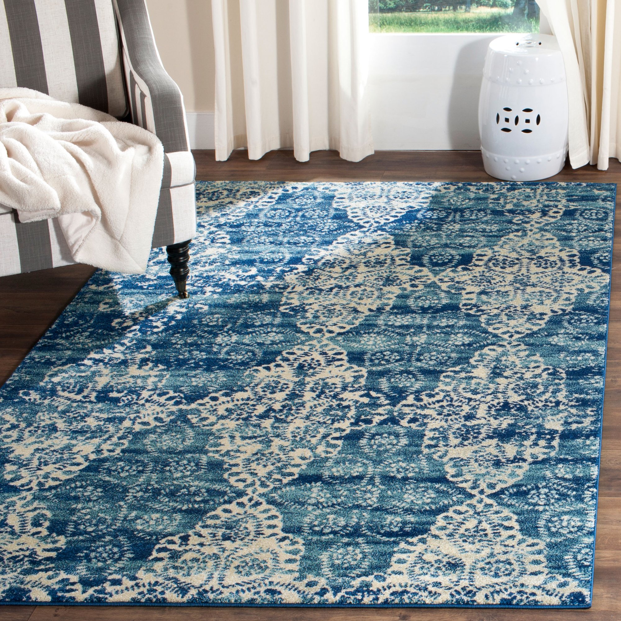 SAFAVIEH Evoke Boban Bordered Area Rug, Royal/Ivory, 5'3" x 7'6"