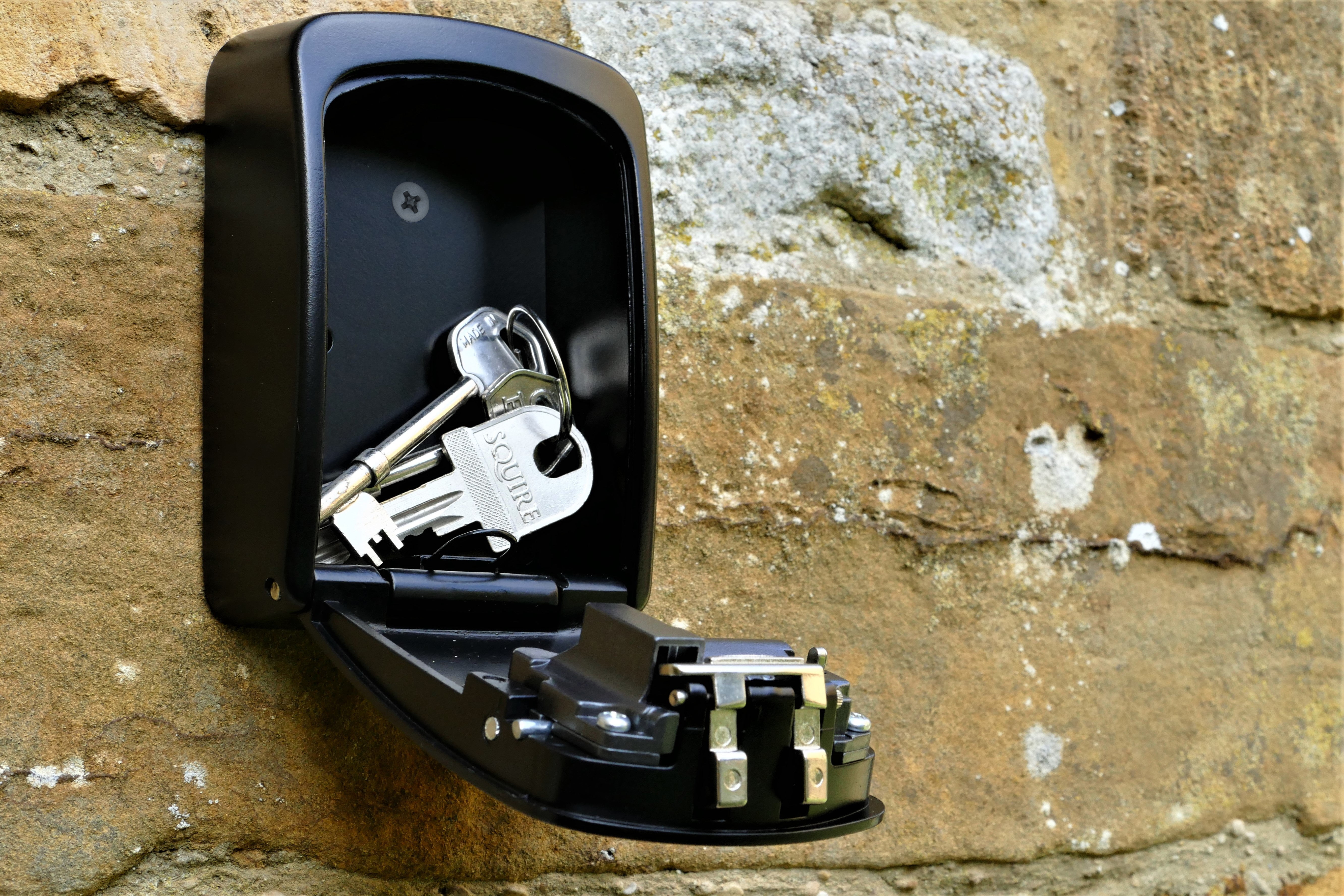 Keykeep 1&trade; | Key Safe | 4 Wheel