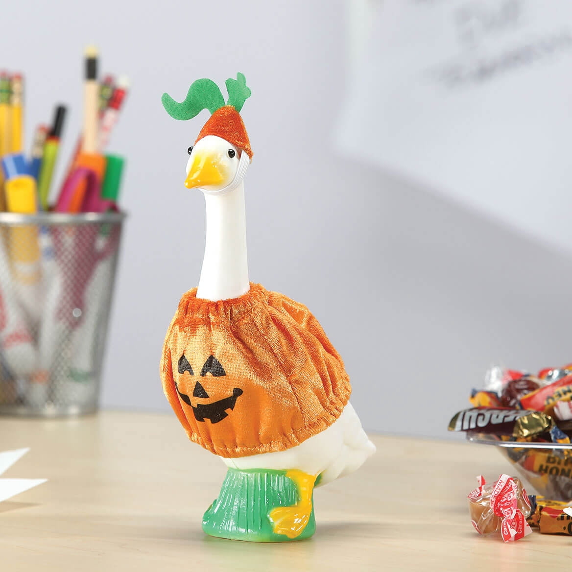 Gaggleville 7" Desktop Goose Figurine with All Seasons Outfit Bundle – Includes 4 Adorable Seasonal Costumes for Spring, Summer, Fall & Winter – Fun I