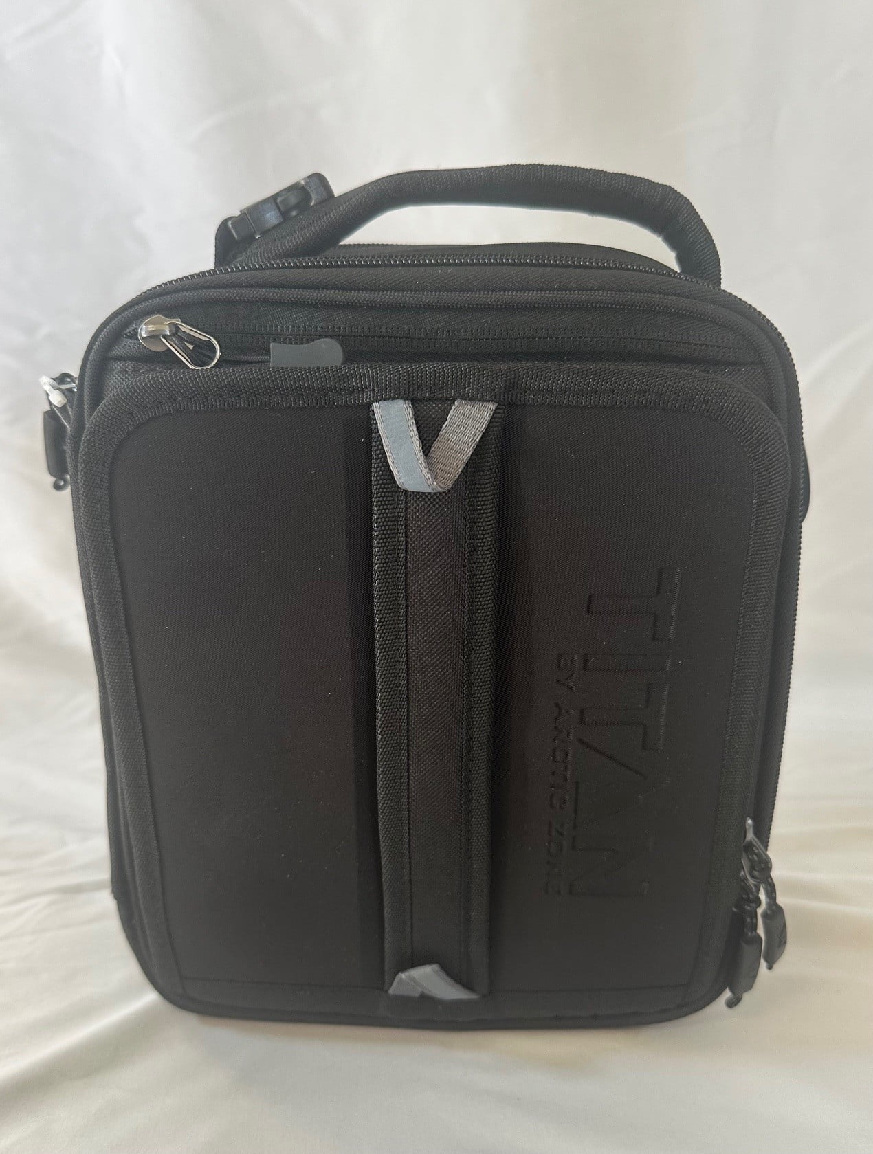 Titan by Arctic Zone Expandable Lunch Box Black