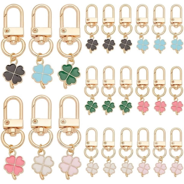 24 llaveros de trébol de cuatro hojas en 6 colores, de aleación, con colgante de esmalte de trébol, para decorar bolsas de la suerte.