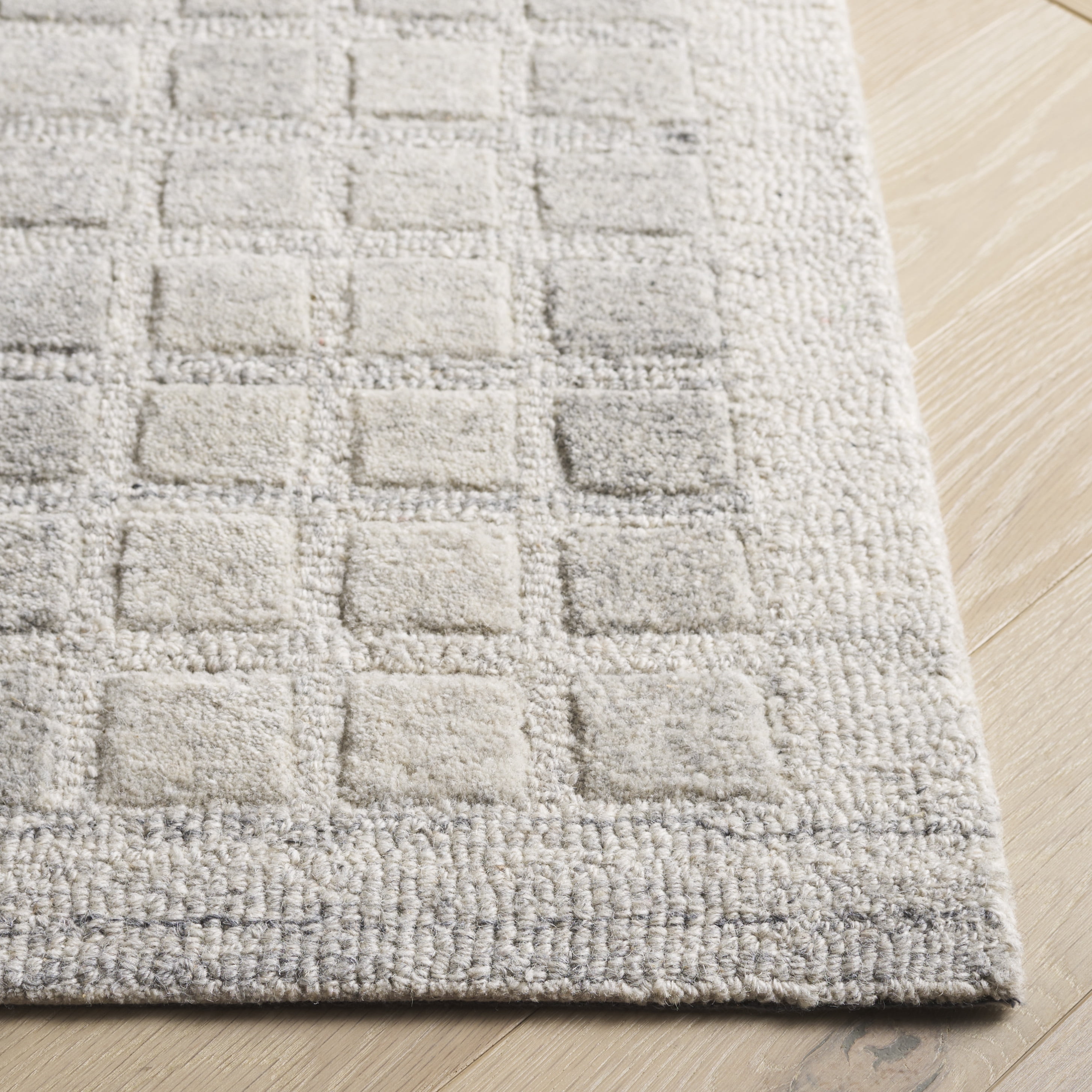 SAFAVIEH Ebony Risto Geometric Runner Rug, Gray, 2'3" x 8'