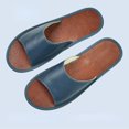 thumbnail image 4 of XIHAHA-zapatillas de piel de vaca auténtica para hombre y mujer, zapatos antideslizantes de fondo suave para el hogar, sandalias de talla grande 33-44, Verano, 4 of 4
