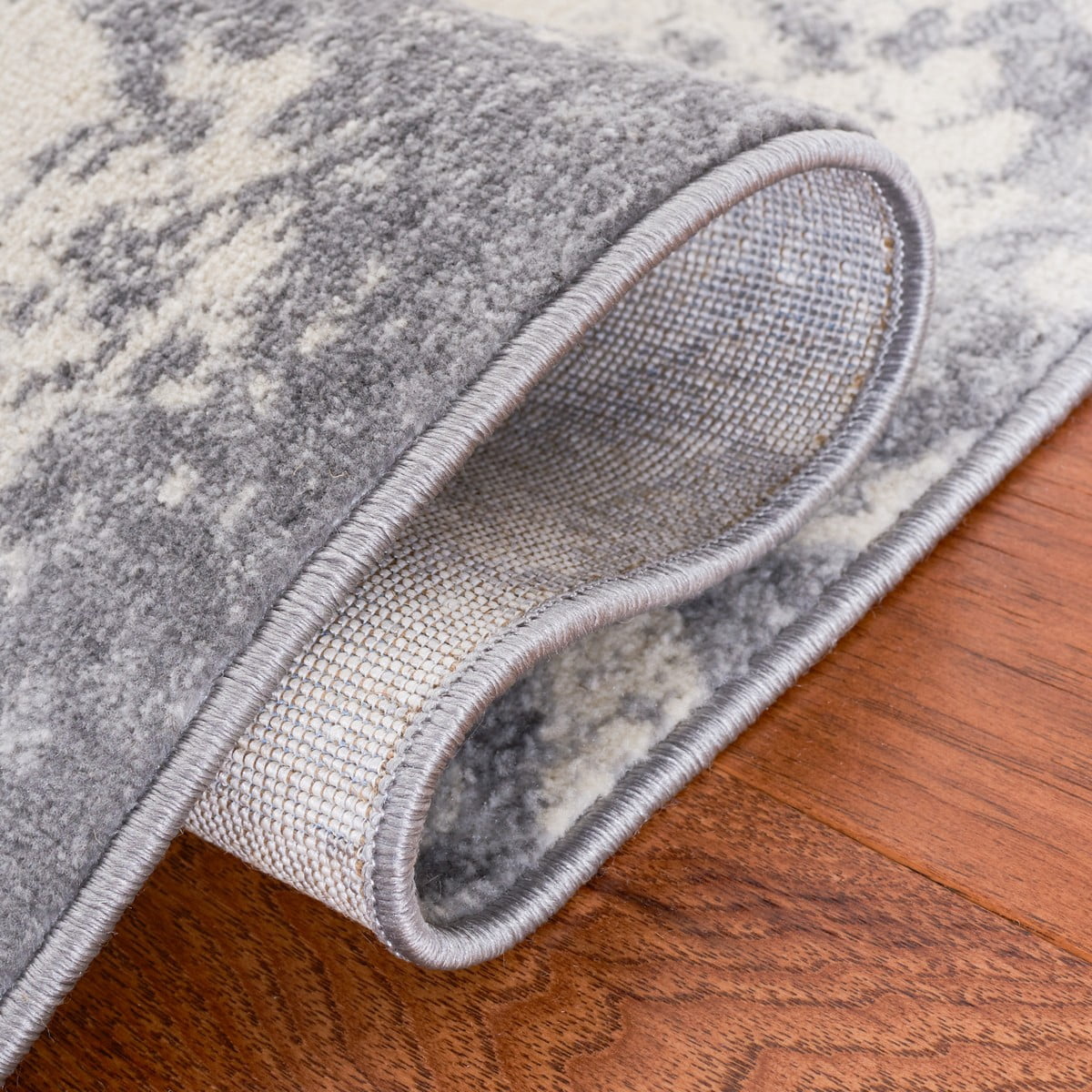 SAFAVIEH Brentwood Iola Oriental Area Rug, 4' x 6', Grey/Ivory