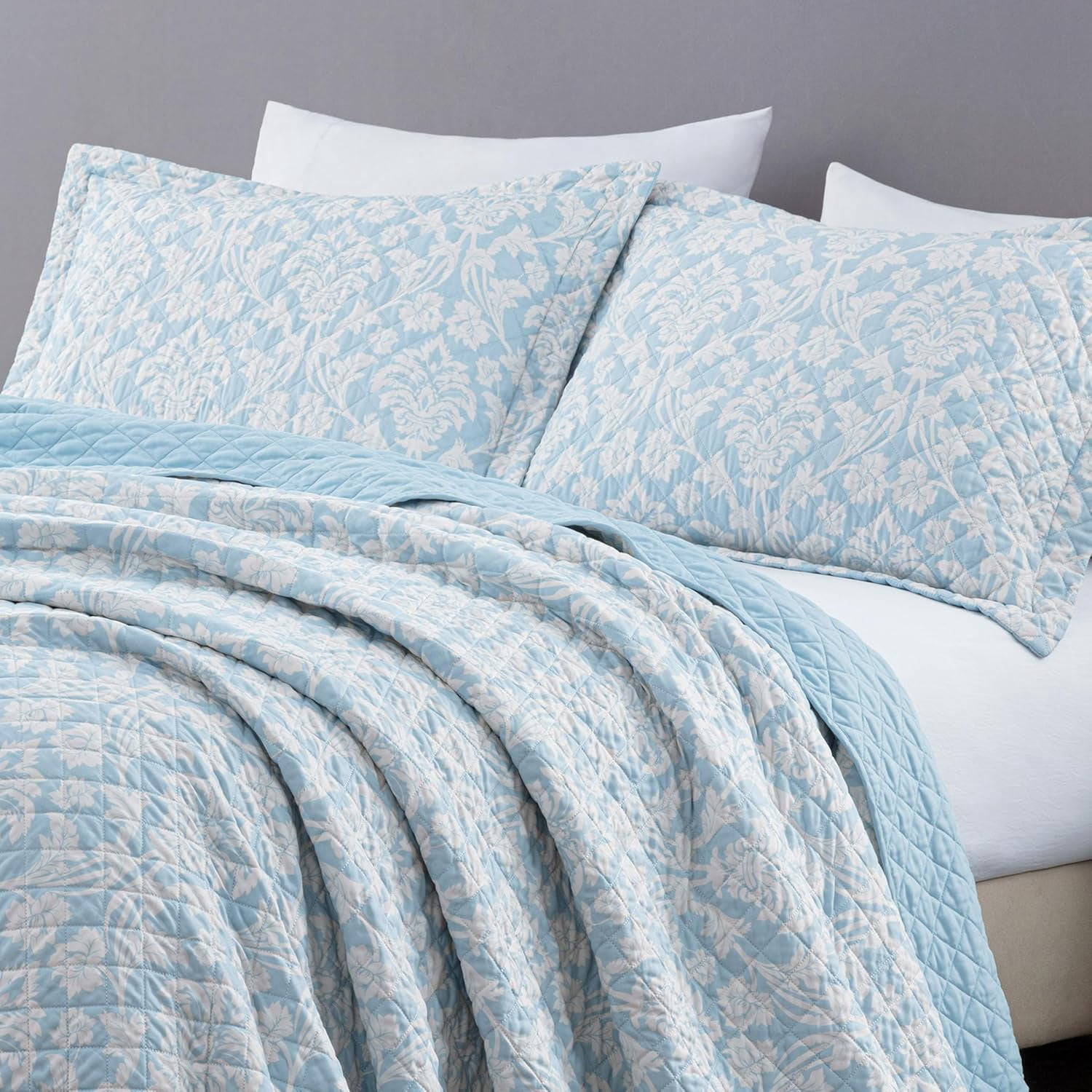Chezmoi Collection Ivy Floral Medallion Quilt Set King Size, 3-Piece Blue/White Floral Printed Pre-Washed Reversible Microfiber Bedspread Set