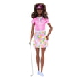 thumbnail image 1 of Muñeca moderna Barbie jugadora de golf morena con palo de golf, 1 of 6