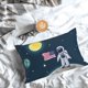 thumbnail image 5 of Fotbe Astronaut With USA Flag Funda de Almohada Decorativa Estilo Occidental, Lujo en Algodón, Fundas para Almohadas King, Cojín Estampado para Decoración del Hogar-14"x20", 5 of 6