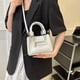 thumbnail image 1 of Bolso de mano para mujer con patrón de cocodrilo, bolso de hombro de cuero PU, elegante embrague (blanco), 1 of 3