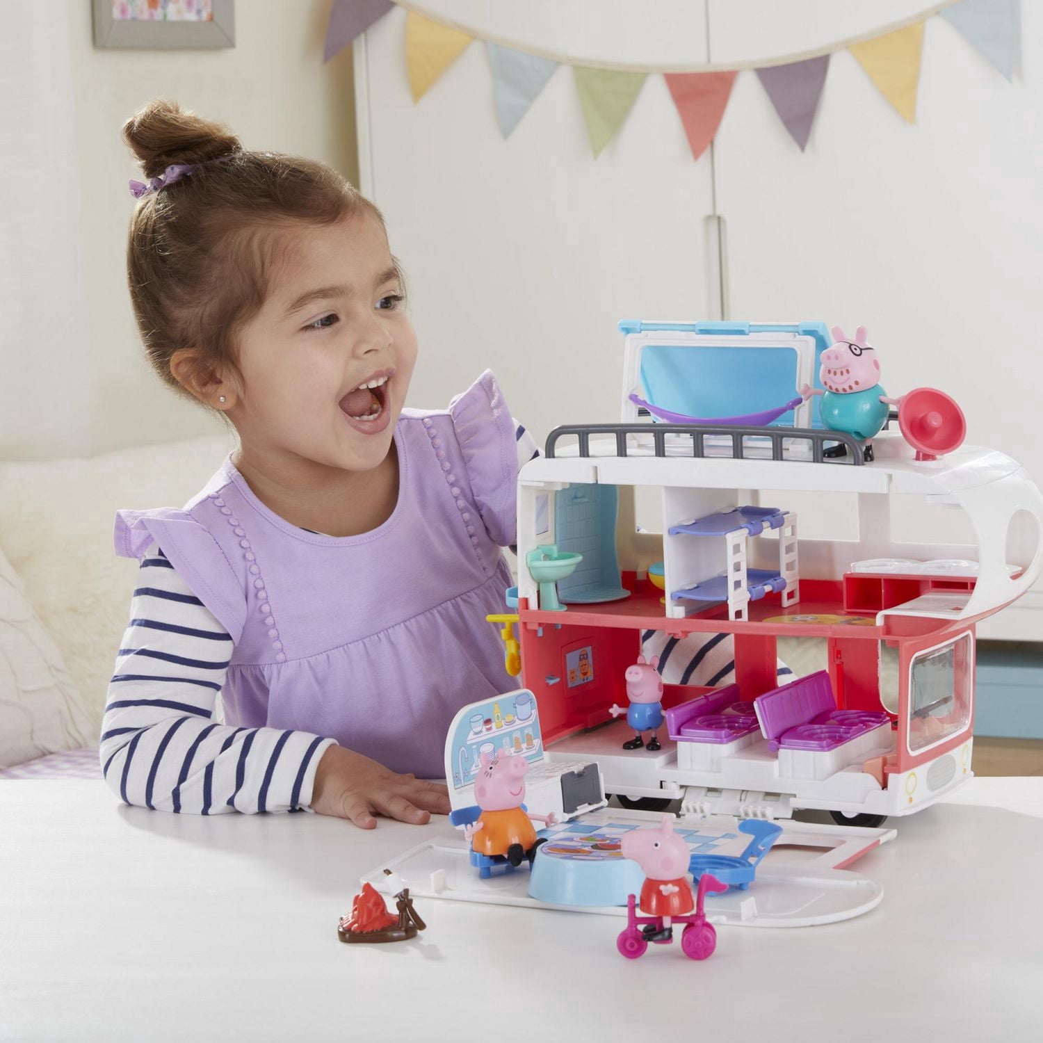 Peppa Pig Toys Peppa's Family Motorhome Playset, Preschool Toys for Ages 3+ with Sound Effects