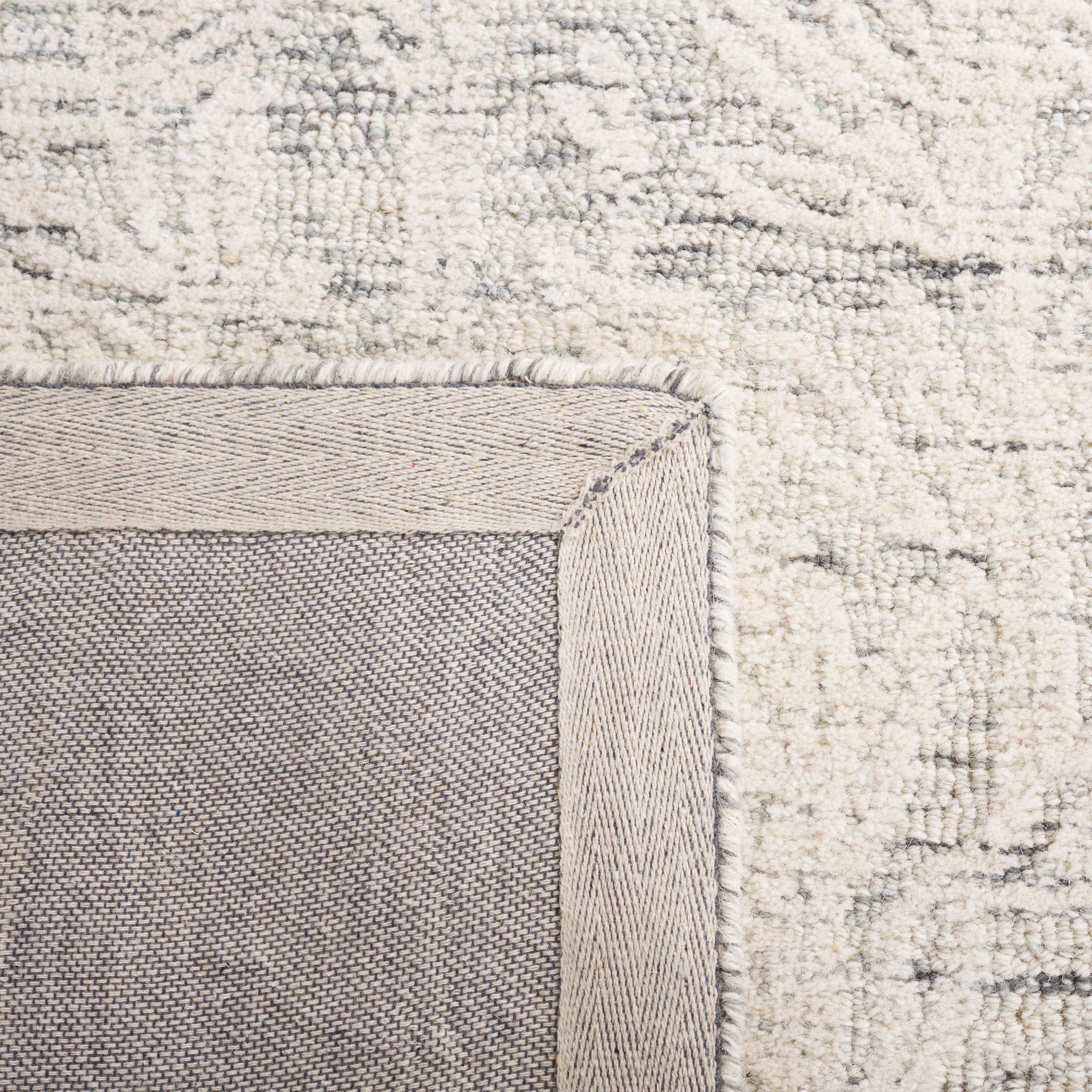 SAFAVIEH Metro Lolicia Distressed Area Rug, Grey/Ivory, 6' x 6' Square