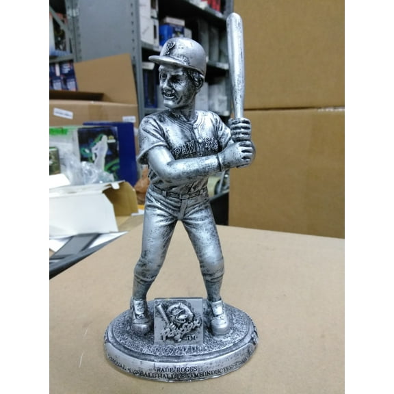 Wade Boggs Statue MLB