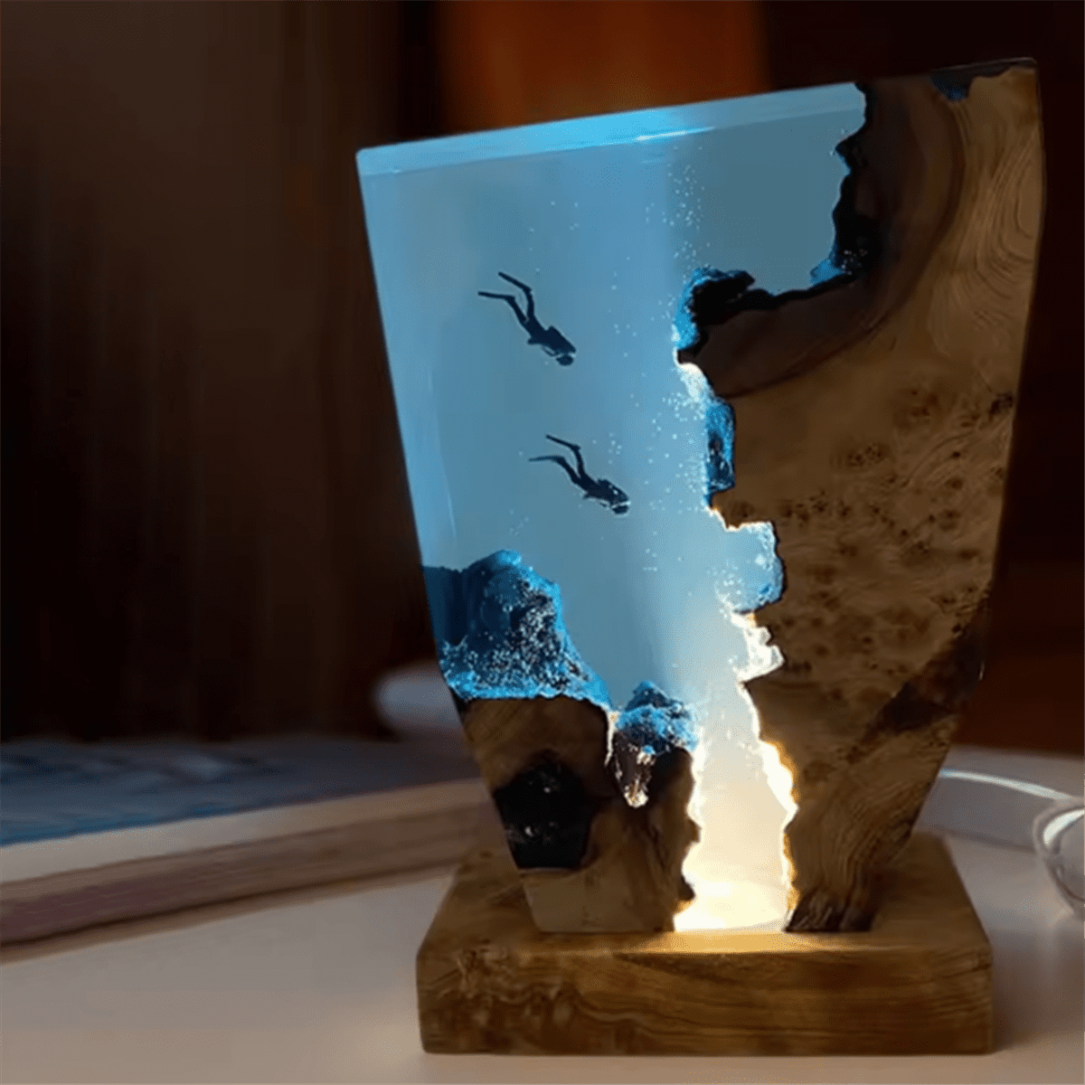 Seabed Exploration Organism Resin Table Light 2 Divers Resin Table Light Seabed Exploration Theme Night Light 8x5 Inches,1 x Seabed World Organism Resin Table Light