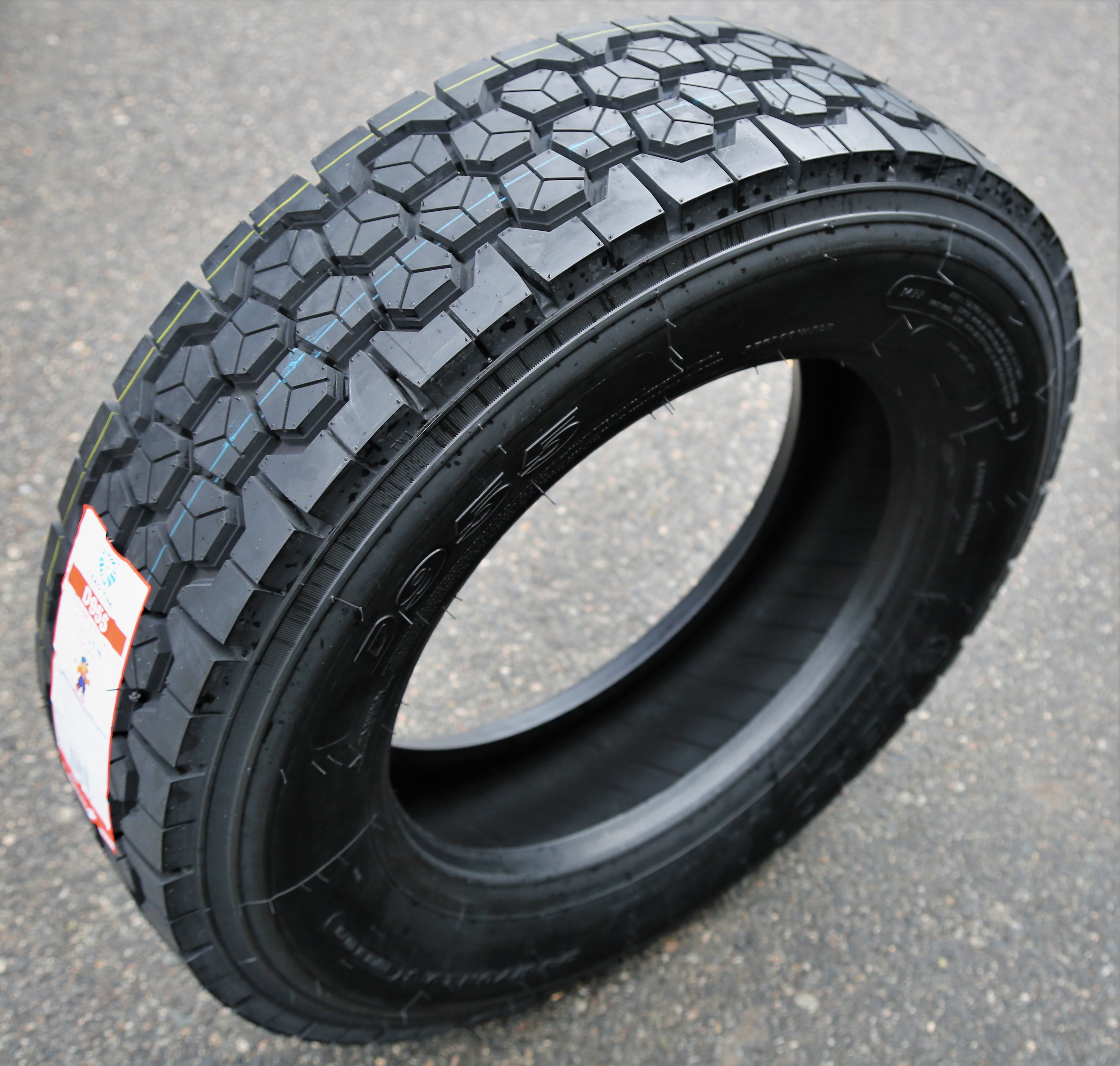 Tire Leao D955 245/70R19.5 Load G 14 Ply Drive Commercial