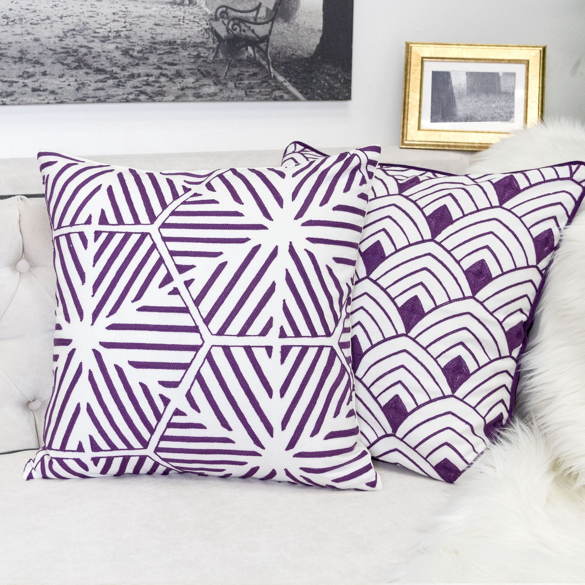 Lilly Purple Abstract Polyester 20 in. x 20 in. Throw Pillow (Set of 2)