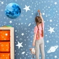 thumbnail image 3 of Hvxrjkn 947 Pzas Brillan en la Oscuridad Stars, Brillan en la Oscuridad Luna Planeta Nave Espacial Wall Decals, Adhesivo Stars Wall Stickers para Dormitorio de Guardería Infantil, 3 of 6