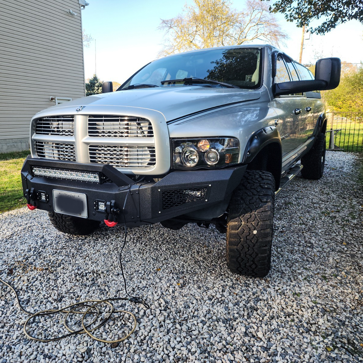 Vijay Compatible with 2003-2004-2005 Dodge RAM 2500/3500 Front Bumper Textured Black Steel with Light and D-ring