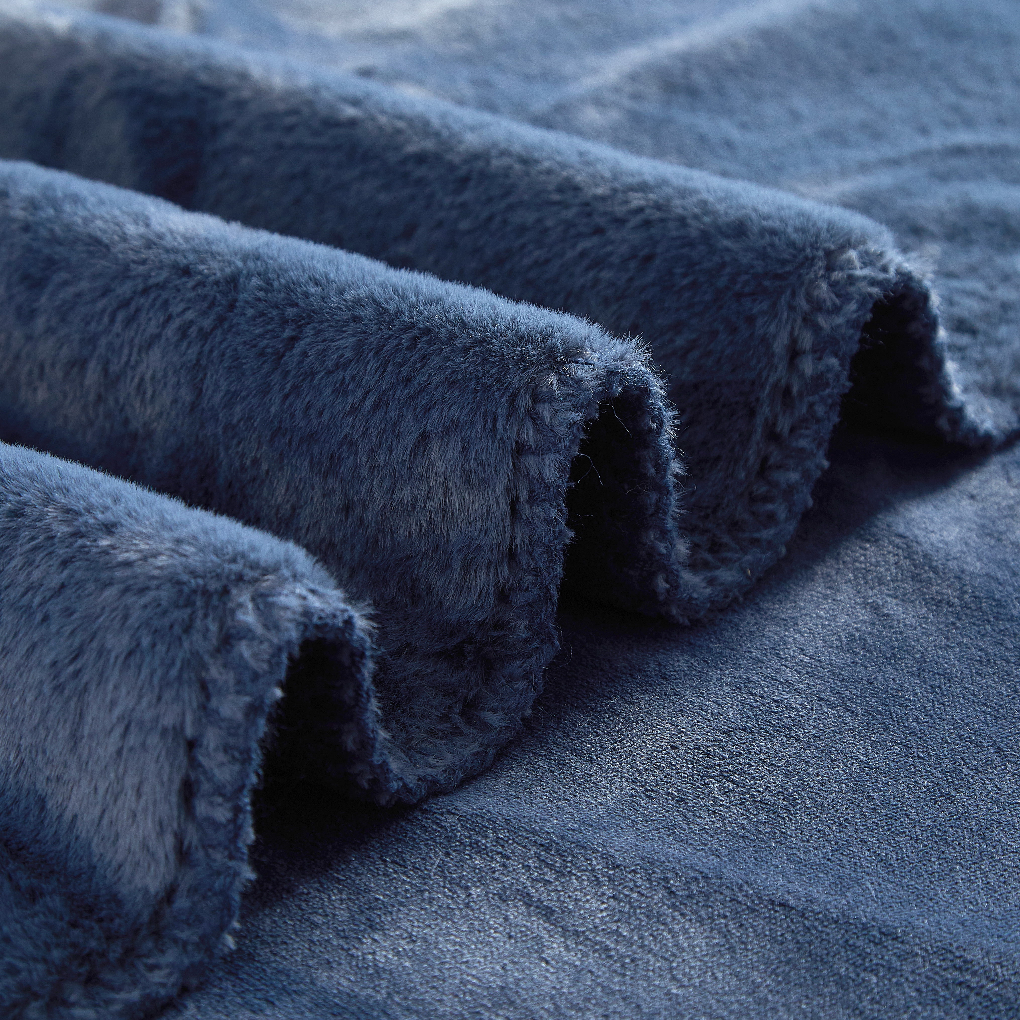 Cozy Haven Luxury Reversible Faux Fur to Plush Oversized Couch Throw Blanket, Blue, 50 x 72 in