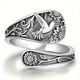 thumbnail image 3 of Elegante anillo de mariquita con diseño de colibrí, bonito anillo de moda, regalo perfecto, tono plateado ligero, detalles de esmalte, ideal para la oficina., 3 of 7
