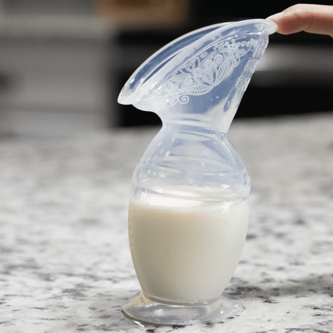 haakaa Manual Breast Pump with Suction Base and Upgrade Silicone Lid(5oz/150ml)