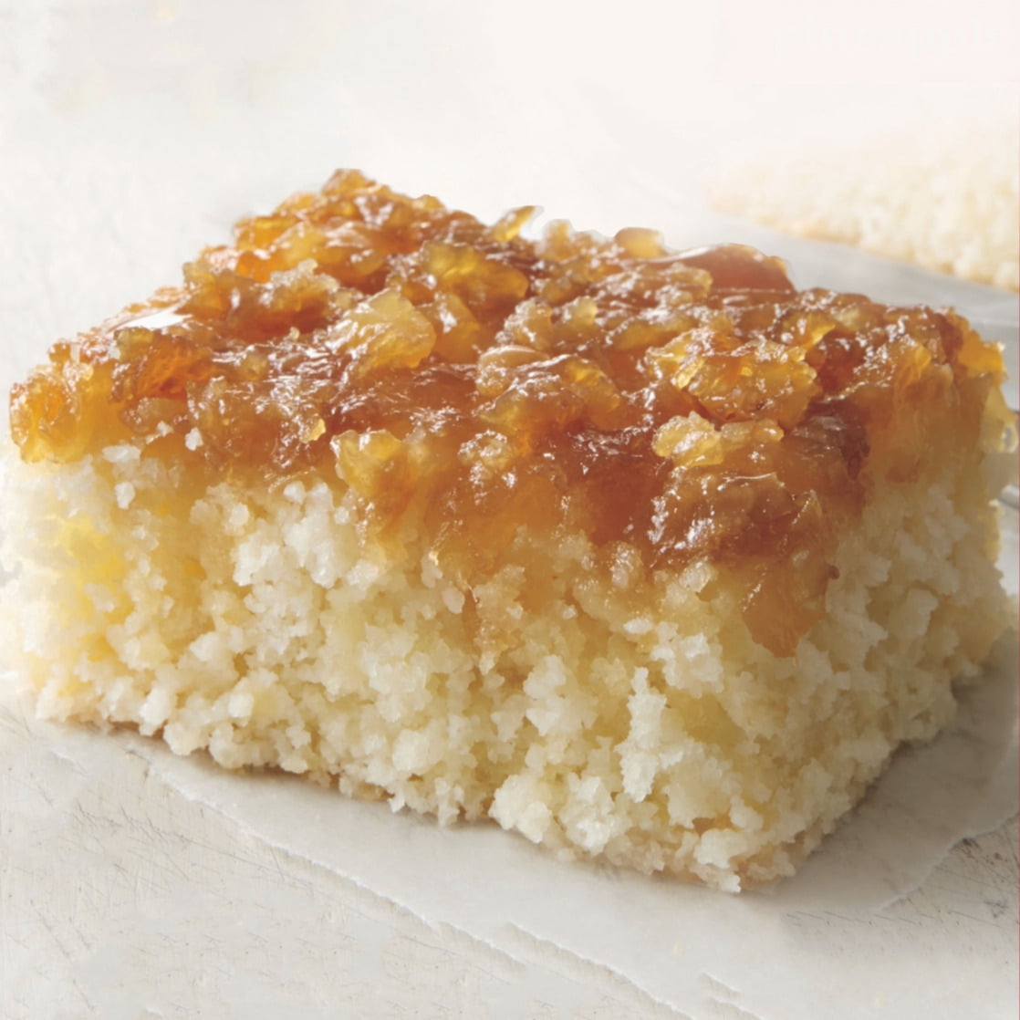 Betty Crocker Pineapple Upside-Down Cake Mix, Made With Real Pineapple, 21.5 oz.