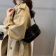 thumbnail image 5 of Bolso El Brazo Cuero Abrasivo Vintage Con Bandolera Estampada S (), 5 of 9