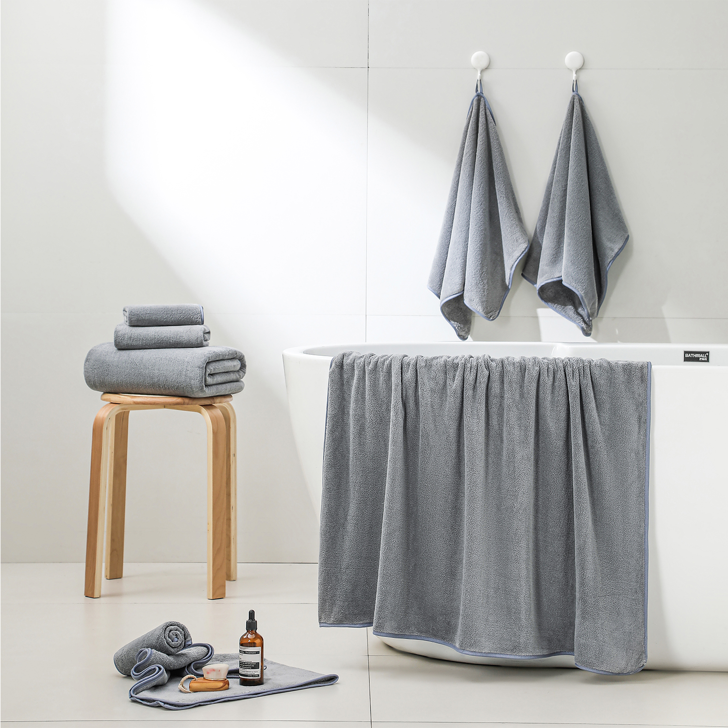 Beartech 8 Piece Bath Towels Set-2 Bath sheet,2 Hand Towel,4 Washcloths,Soft Lightweight Family Towel Highly Absorbent Microfiber Towel Quickly Dry & Less Lint Shower towel for Bathroom-Dark Gray
