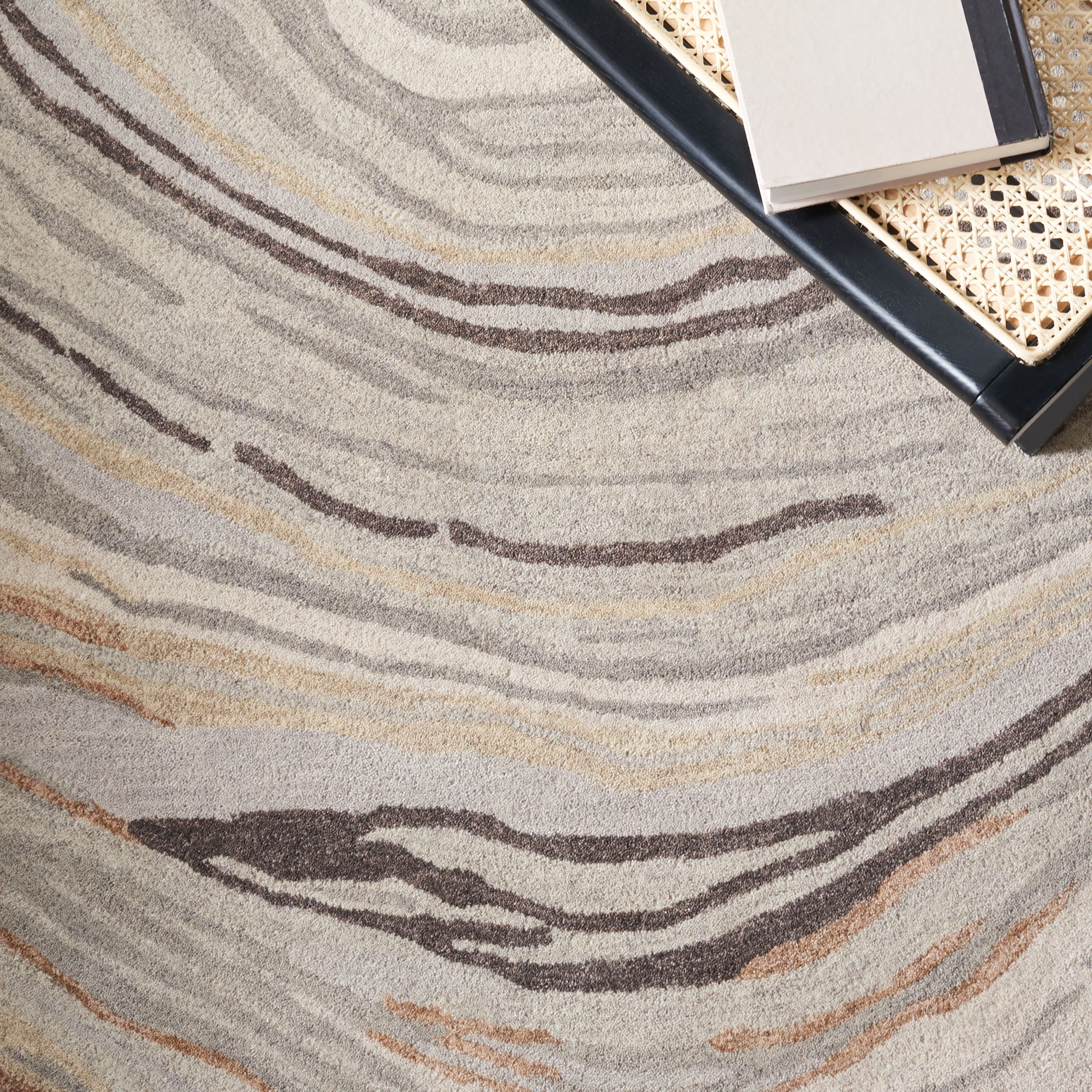 SAFAVIEH Soho Joshua Abstract Area Rug, Beige/Grey, 6' x 6' Round