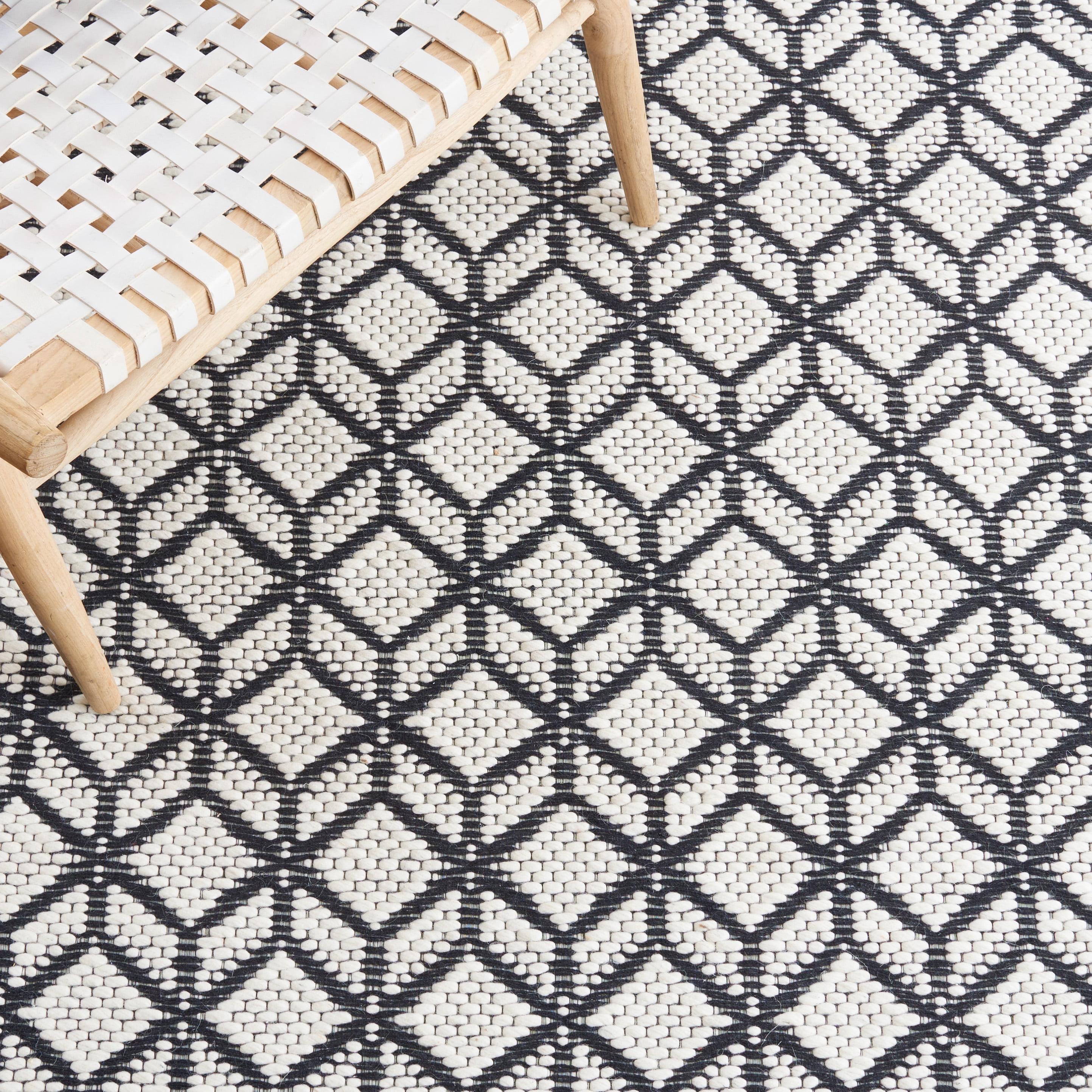 SAFAVIEH Vermont Wayne Trellis Area Rug, Ivory/Black, 3' x 5'