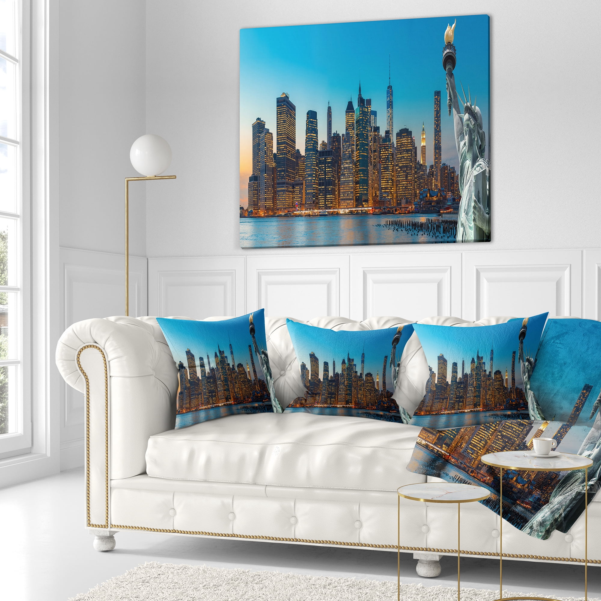 Designart Evening New York City Skyline Panorama - Throw Pillow - 18x18