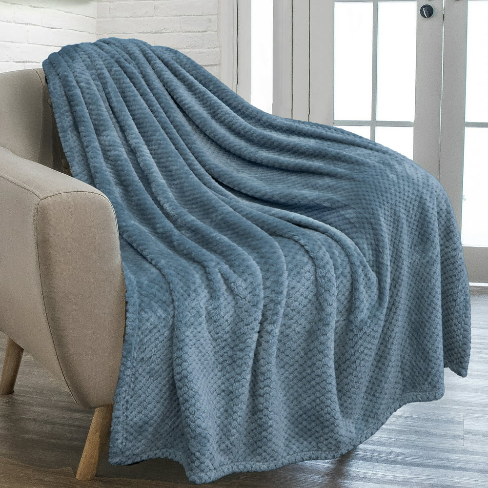 PAVILIA Waffle Textured Fleece Throw Blanket for Couch Sofa, Dusty ...